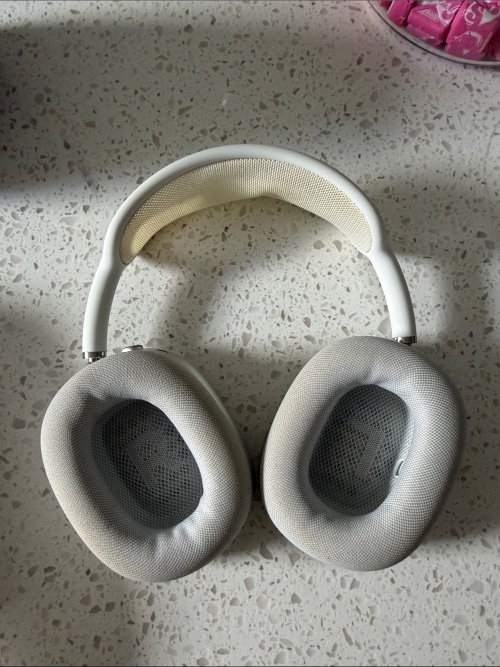 Apple White Over-Ear Headphones - Picture 3 of 3